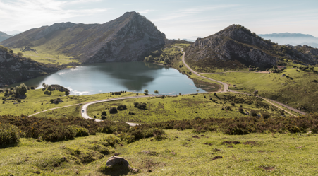 Luxury Train News February 2025, Spanish Luxury Trains 2025, Lago de Enol, Parque Nacional Picos de Europa